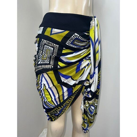 Beyoncé Knowles in Classic EMILIO PUCCI Runway Blue and Yellow Wrap Skir… - Picture 8 of 11